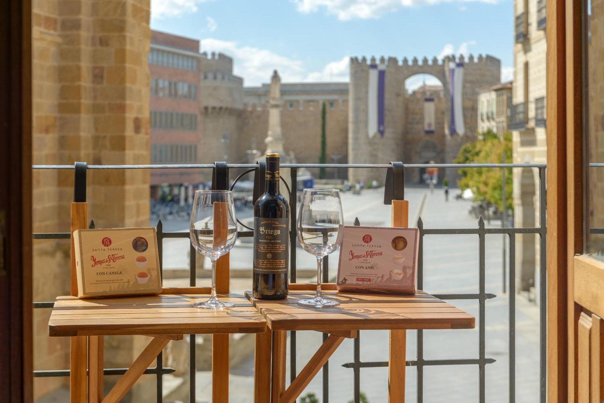 Balcony View To Avila'S Alcazar المظهر الخارجي الصورة